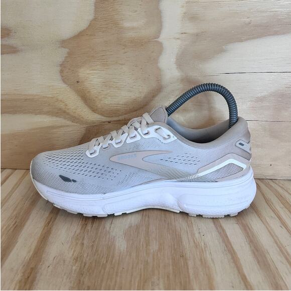 Brooks - Ghost 15 - Running Shoes - White - Women's - 6(B) - 1203801B189 - Picture 4 of 9